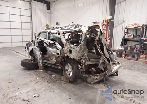 2001 Toyota 4Runner Sr5 V6 z USA, uszkodzony, nr VIN JT3HN86R910328399